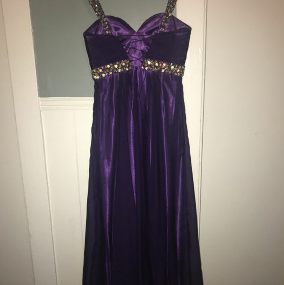 Dress - Picture 3 of 4